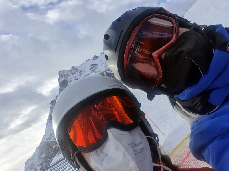 Mein Jahresrückblick 2022: So sieht Skifahren zu Corona-Zeiten aus. Brav mit Maske. 